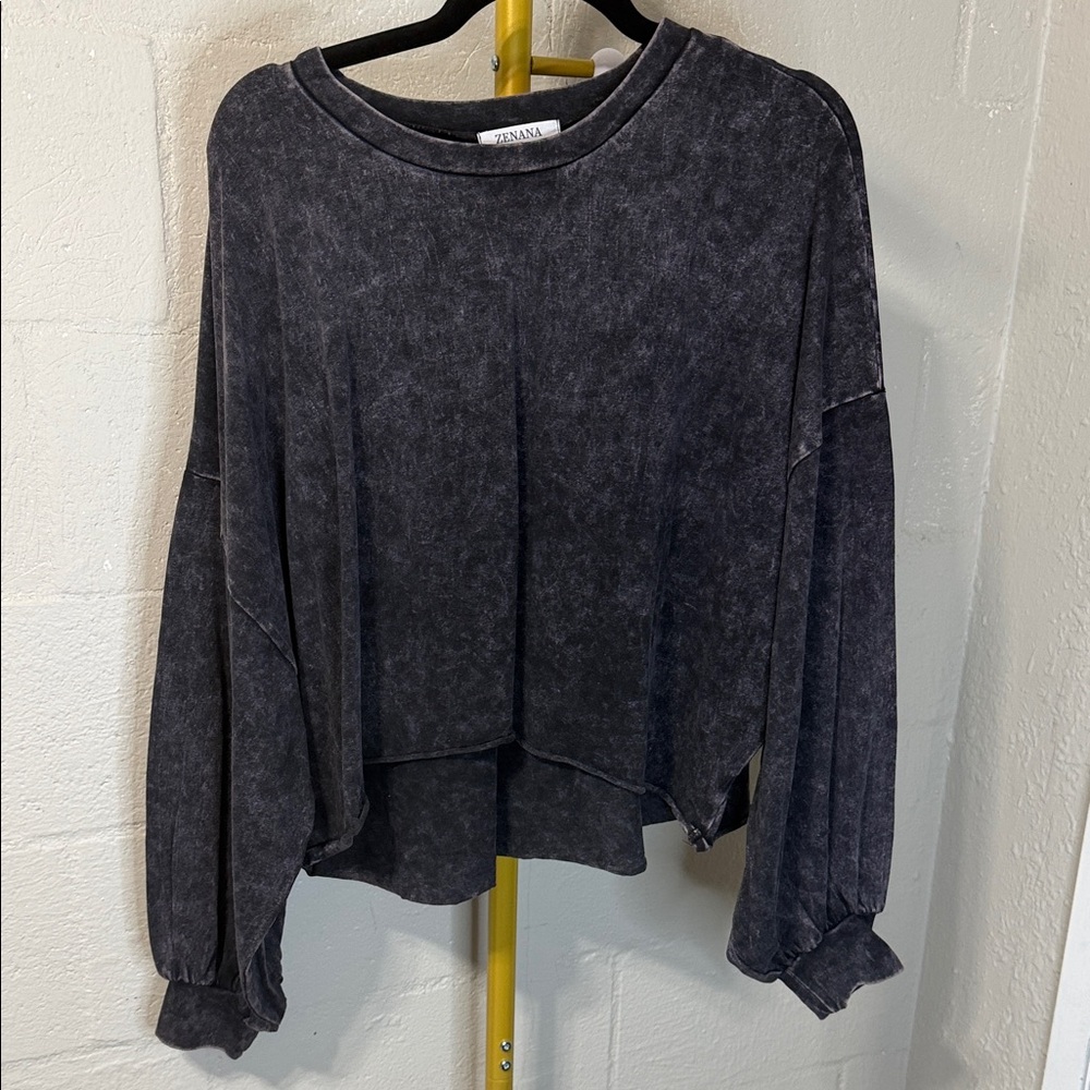 Zenana Outfitters Black Sweatshirt